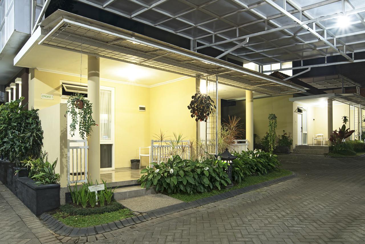 Riverstone Hotel & Cottage Batu  Eksteriør billede